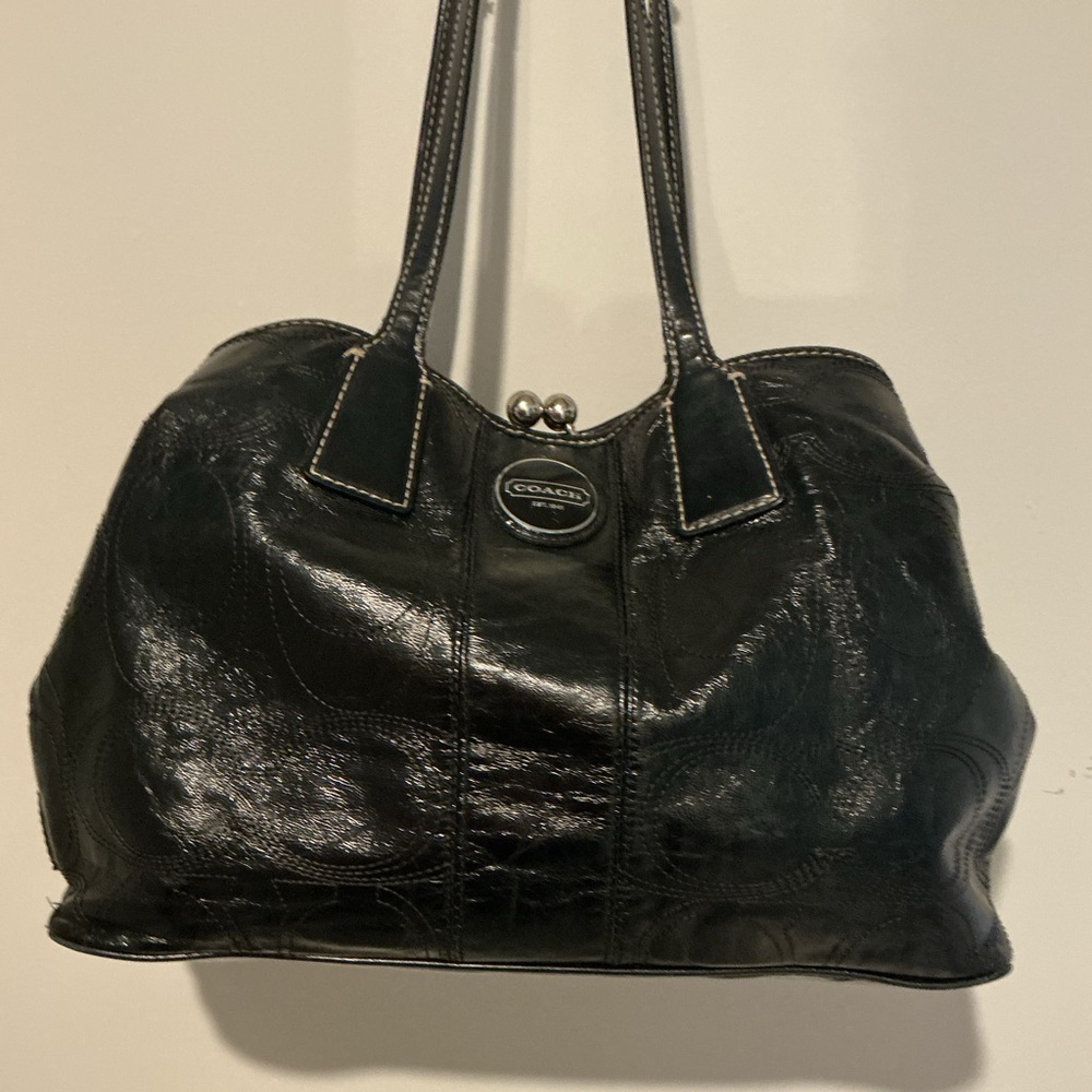 Authentic Coach Black Kisslock-Center Leather Carryall Bag F15658